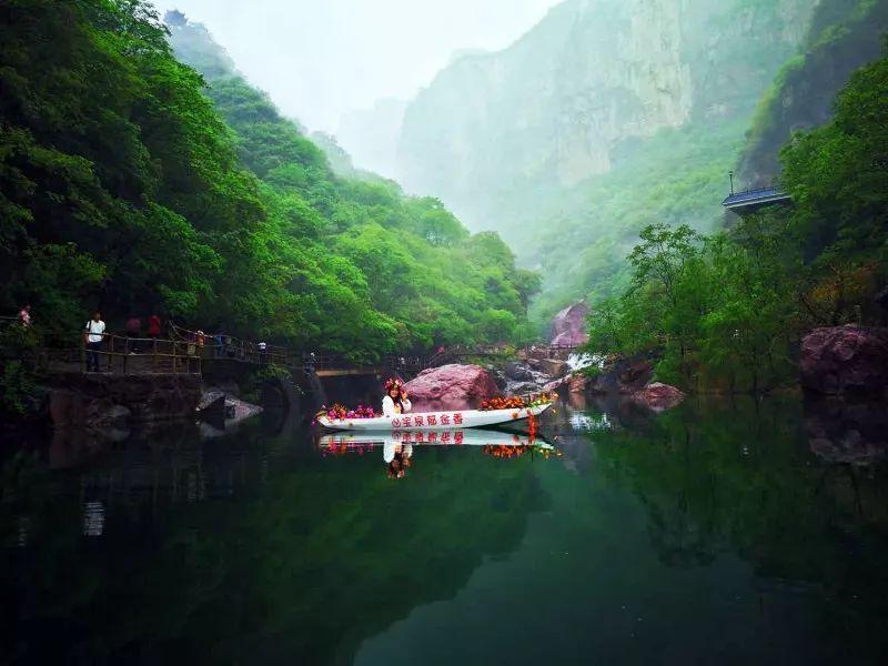 逃离森林湖畔
